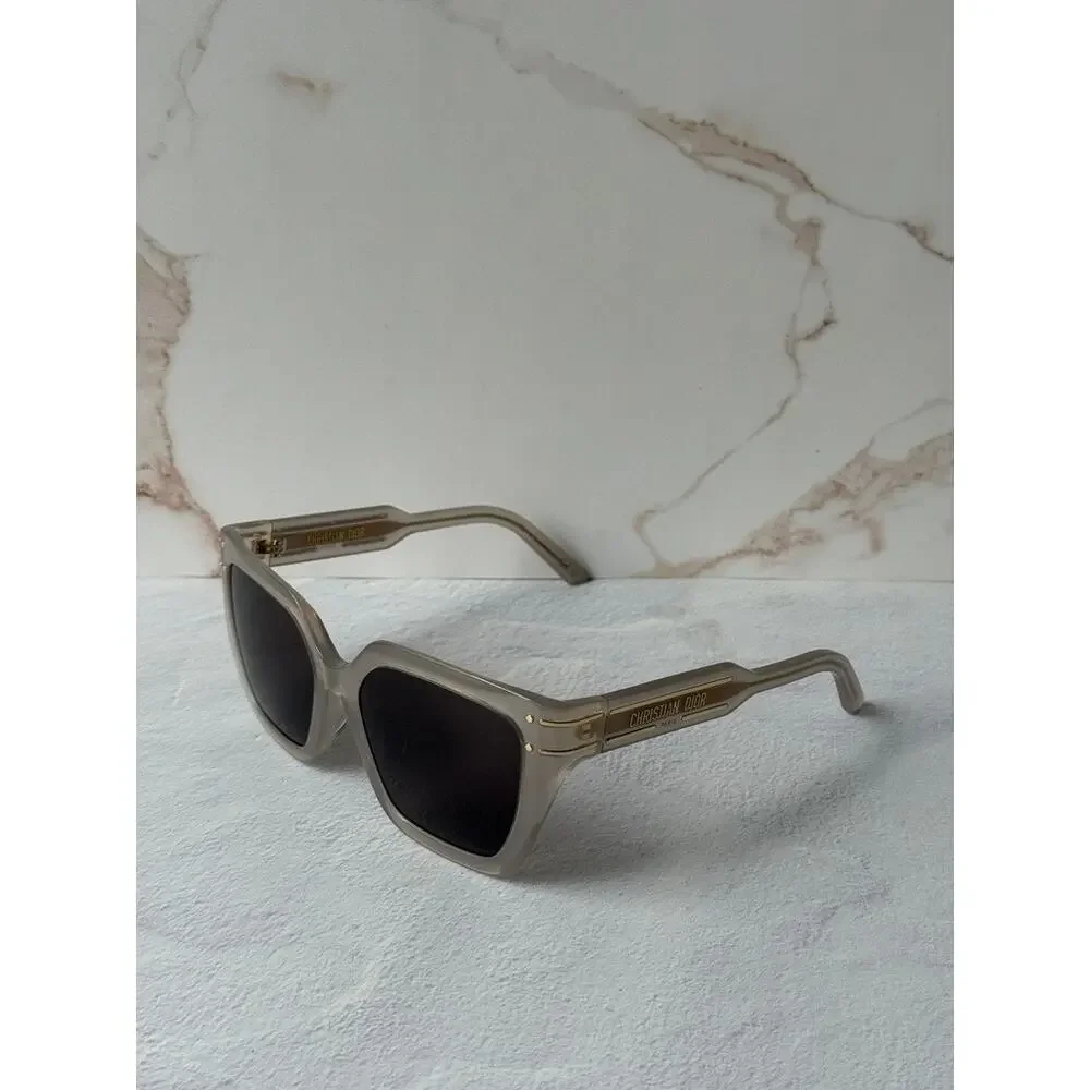 Dior discover diorsignature